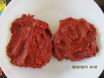 Canned Tomato Paste from Steamed Processing Type Canned Form